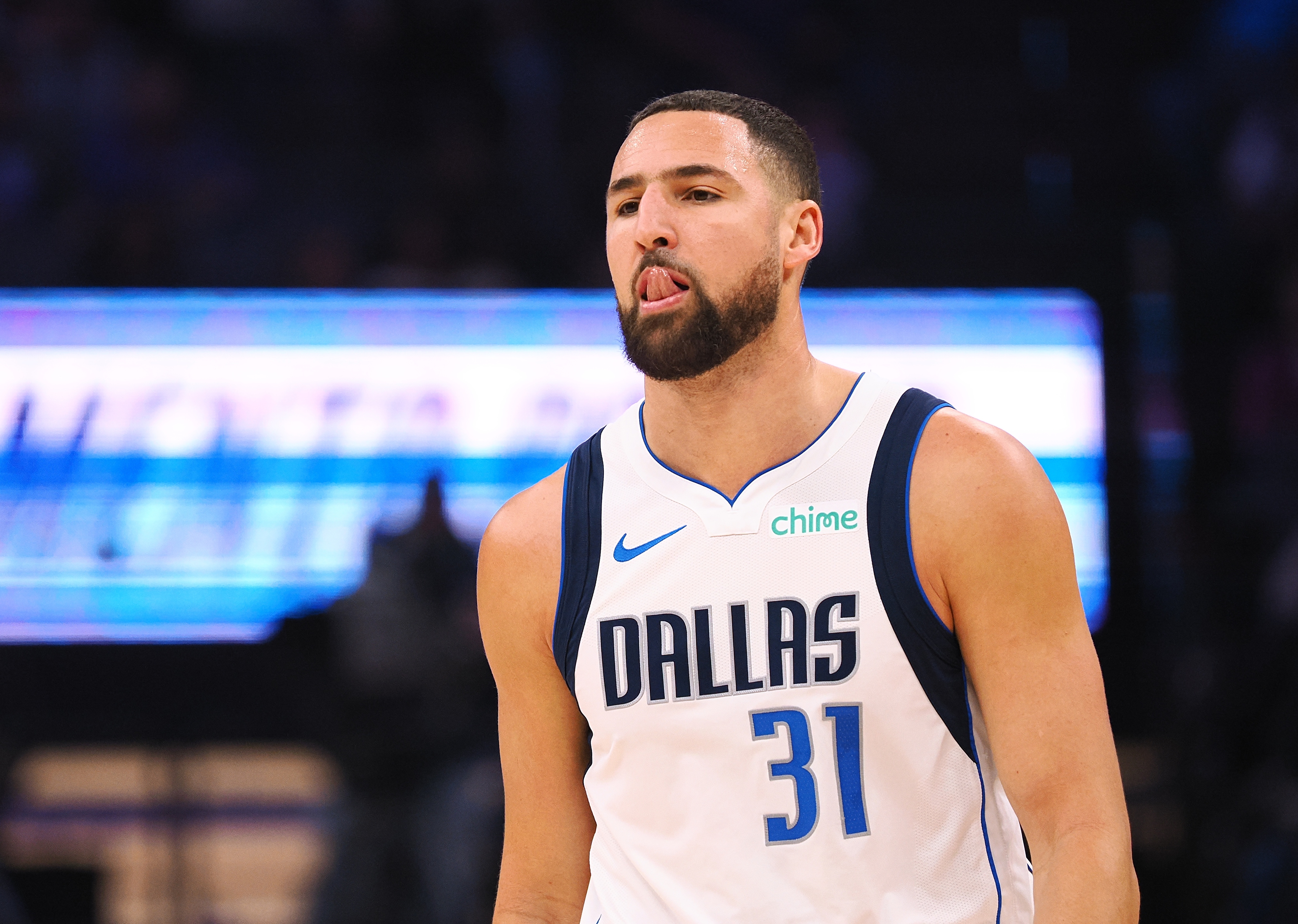 世俱杯网站-佛光乍现！克莱全场三分球9投6中 拿下18分2板1助1断1帽&amp;正负值+9